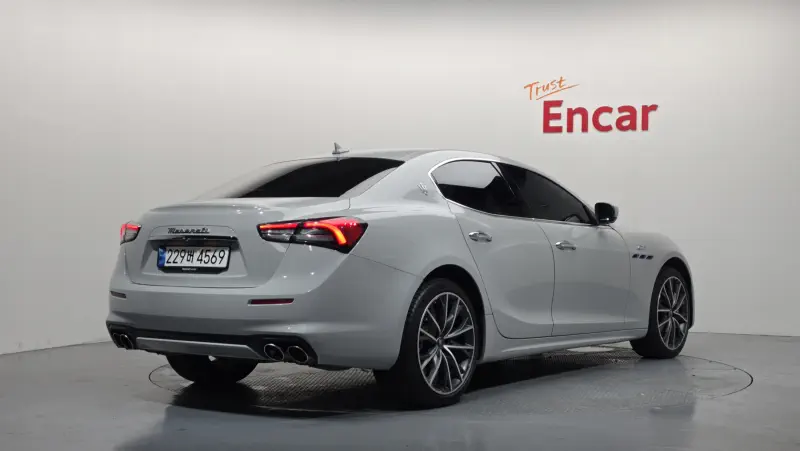 Maserati Ghibli