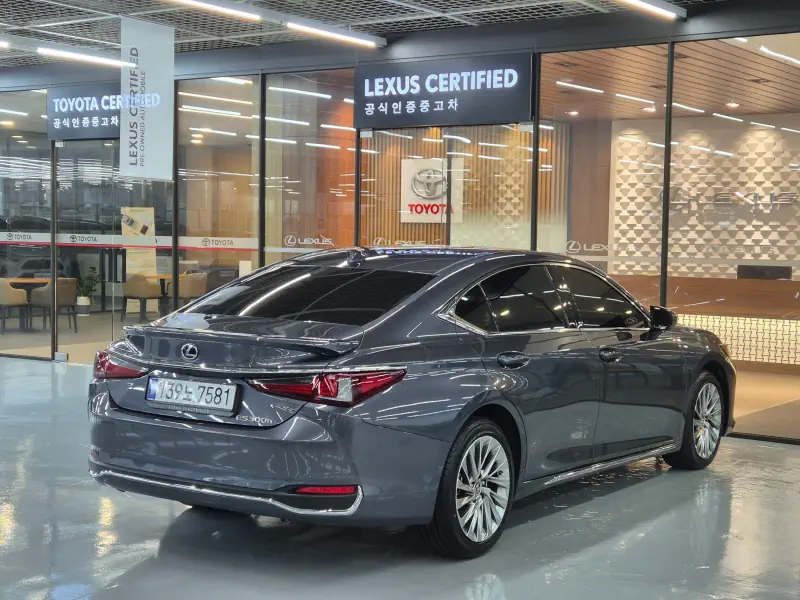 Lexus ES300h