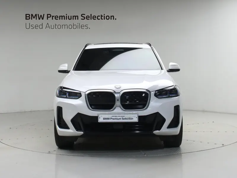 BMW iX3