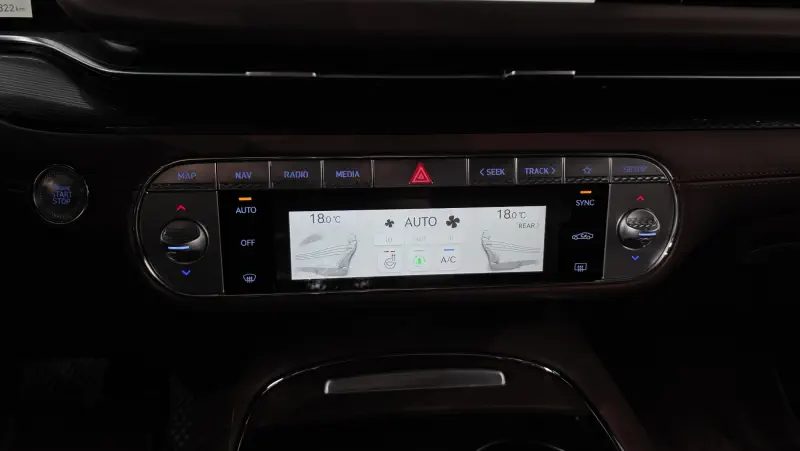 Genesis G90