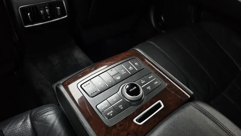 Hyundai Equus
