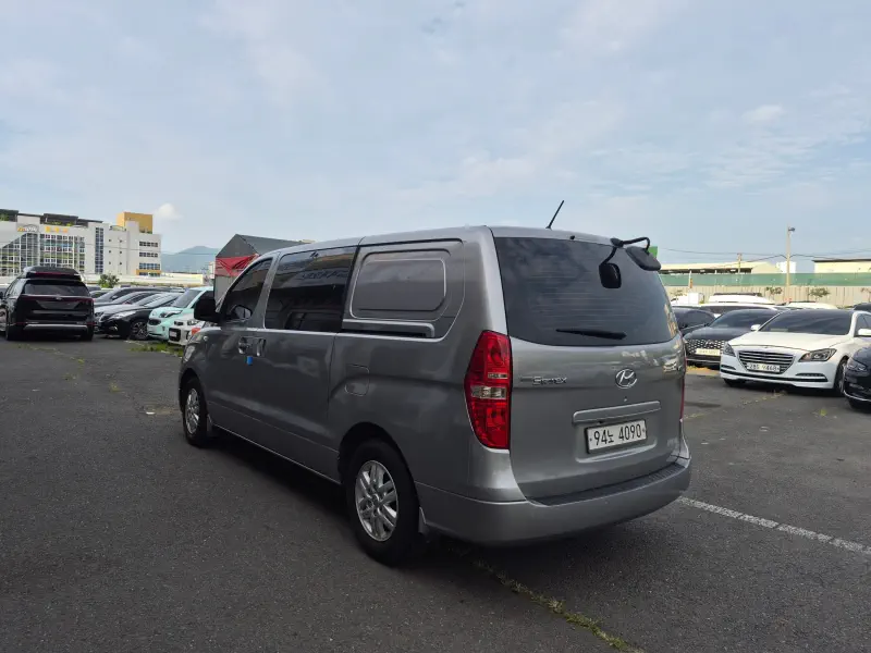 Hyundai Grand Starex