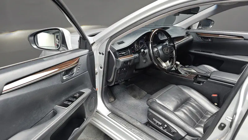 Lexus ES350
