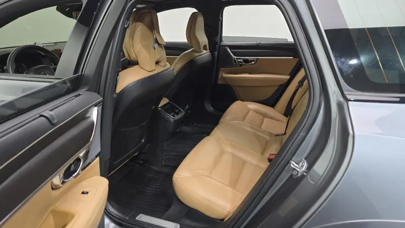 Volvo V90