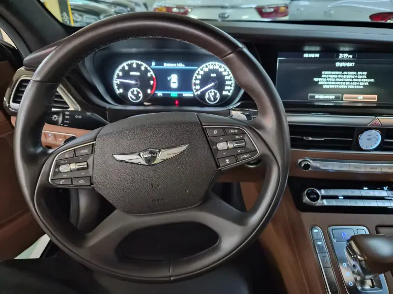 Genesis G90