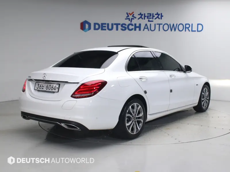 Mercedes-Benz C-Class