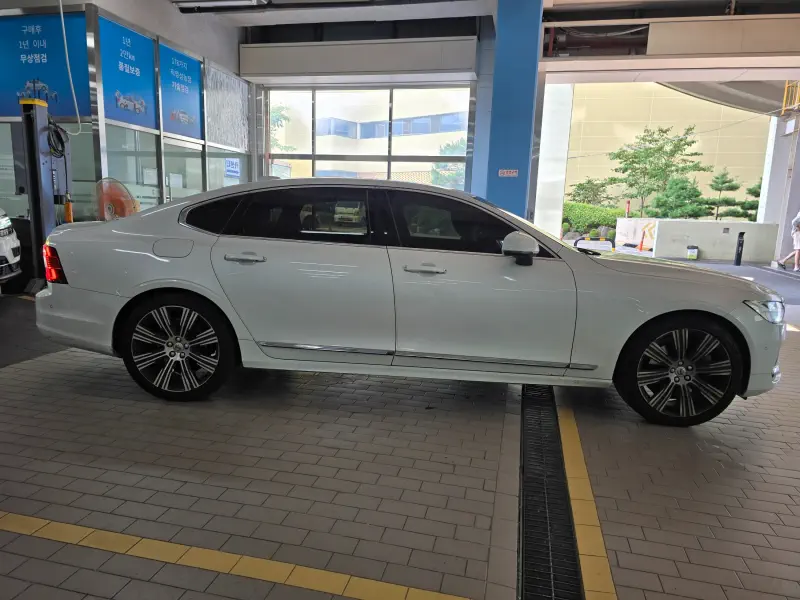 Volvo S90