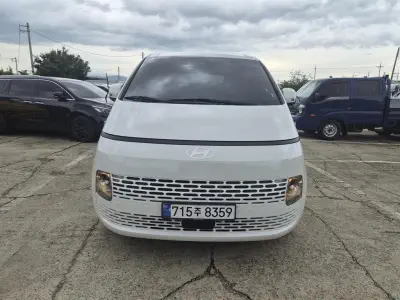 Hyundai Staria