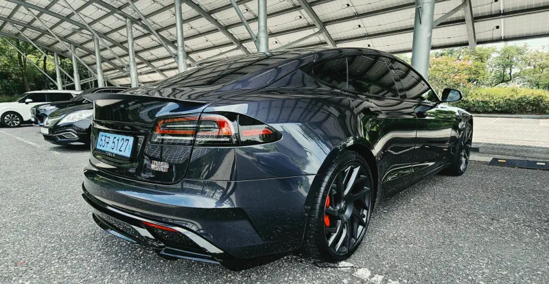 Tesla MODEL S