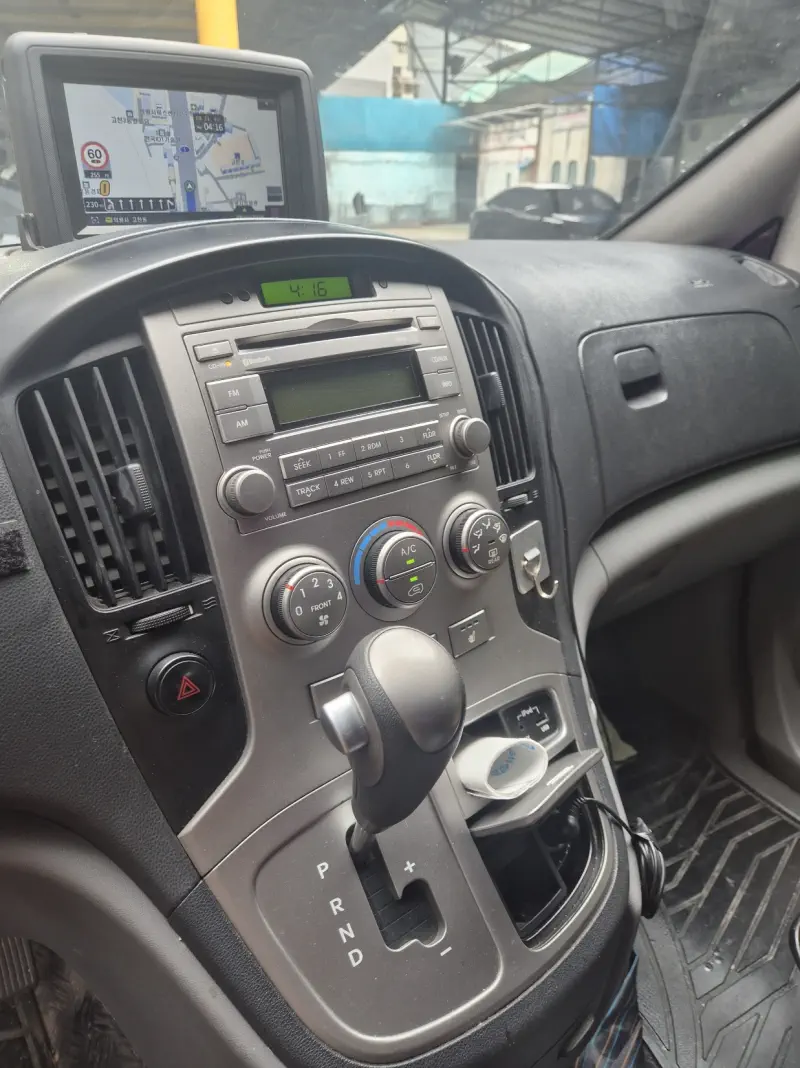 Hyundai Grand Starex