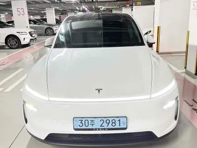 Tesla Model Y 2025