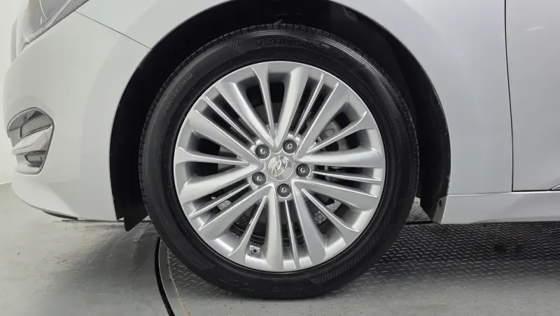 Hyundai Aslan
