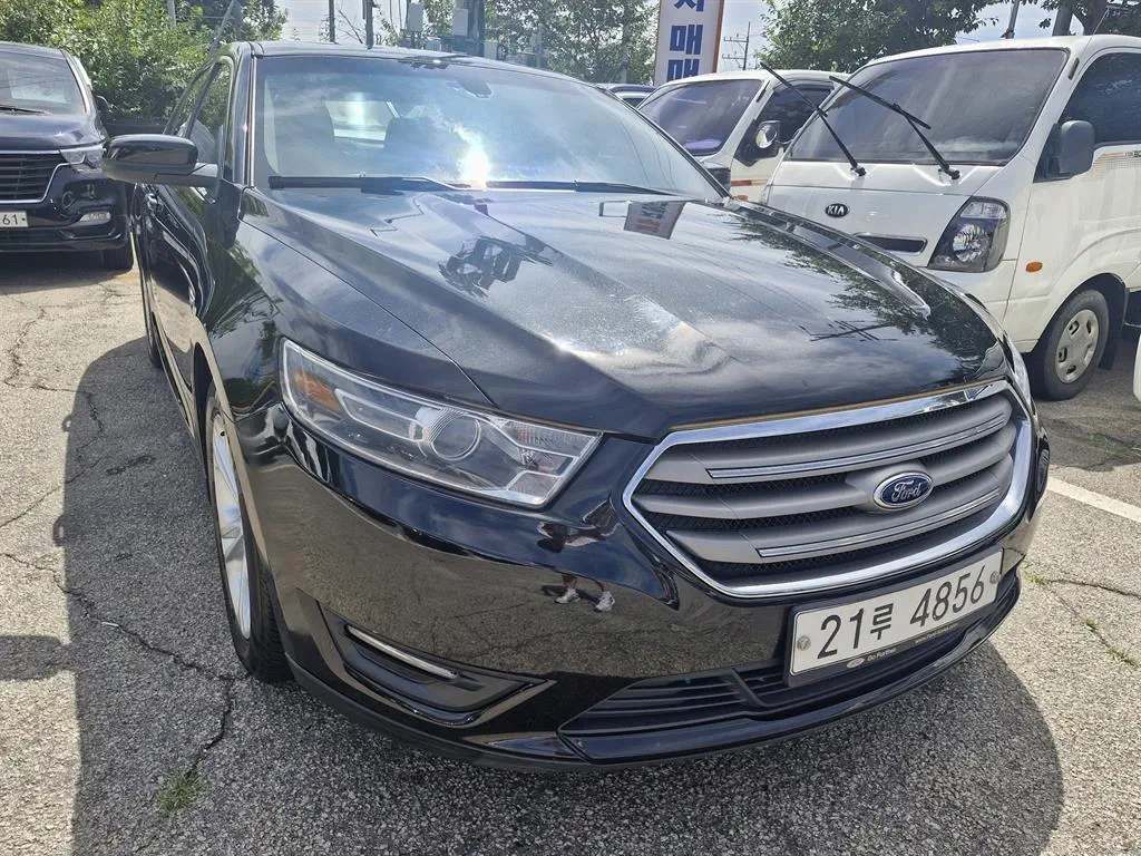 Ford Taurus 2015
