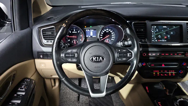 Kia Carnival