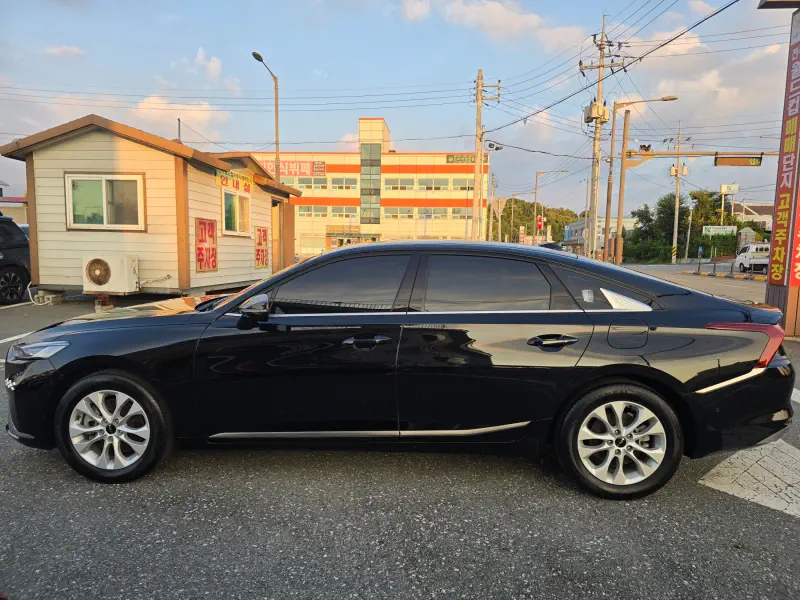 Kia K8