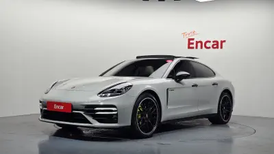 Porsche Panamera 2023