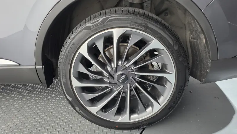 Lincoln Aviator