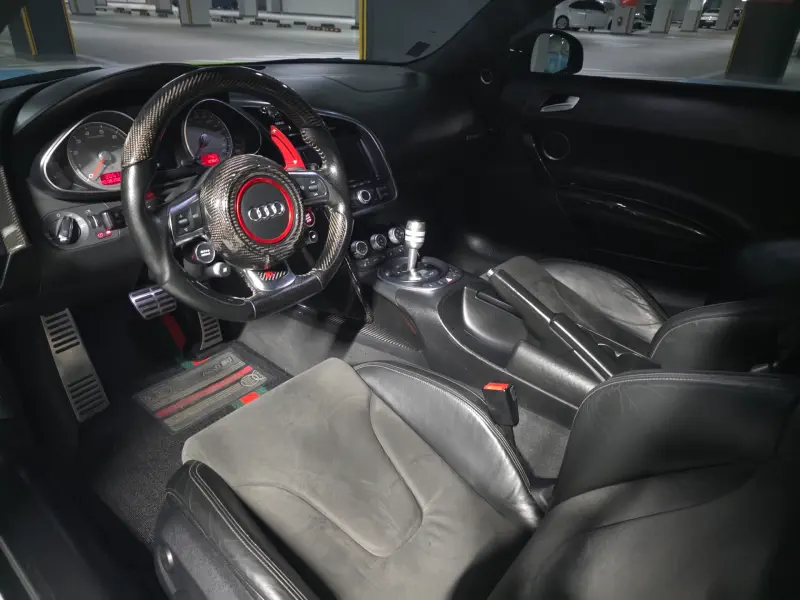 Audi R8