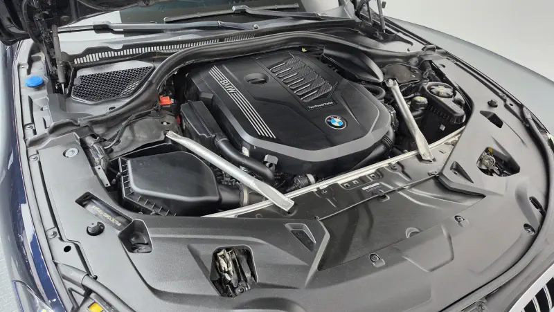 BMW 8-Series