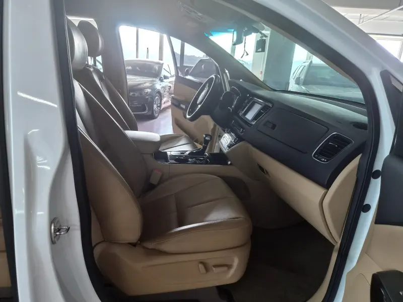 Купить Kia Carnival Gwangju из Кореи