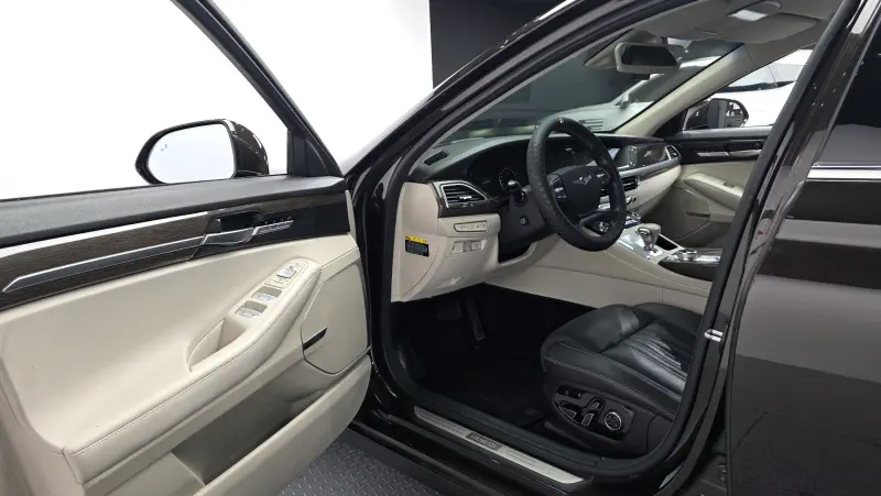 Genesis G90