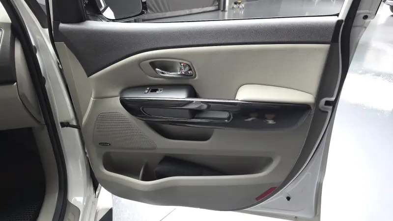 Купить Kia Carnival Incheon из Кореи