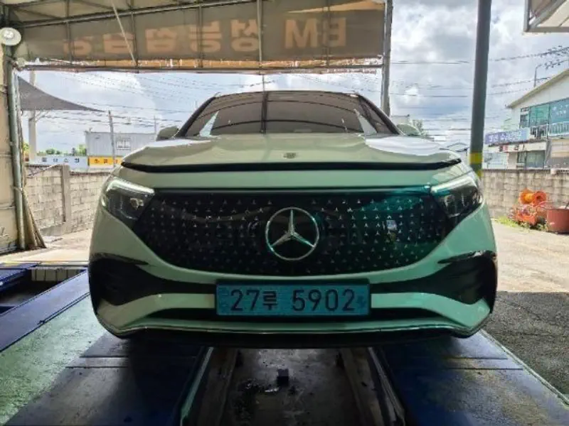 Mercedes-Benz EQA