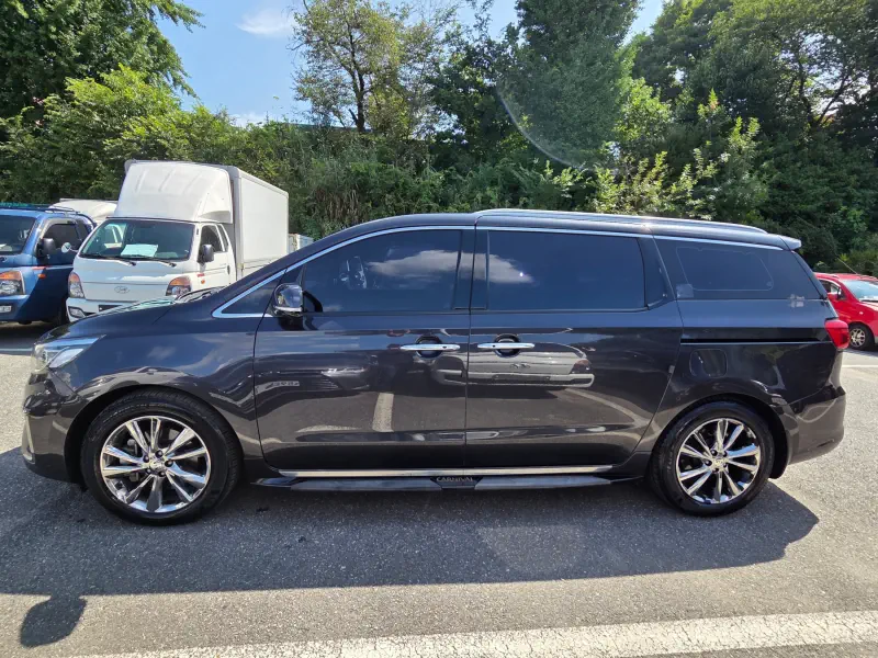 Купить Kia Carnival Jeonbuk из Кореи