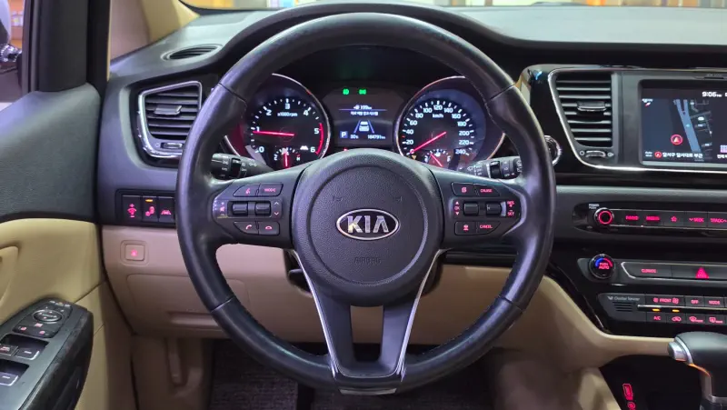 Kia Carnival