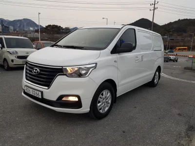 Hyundai Starex