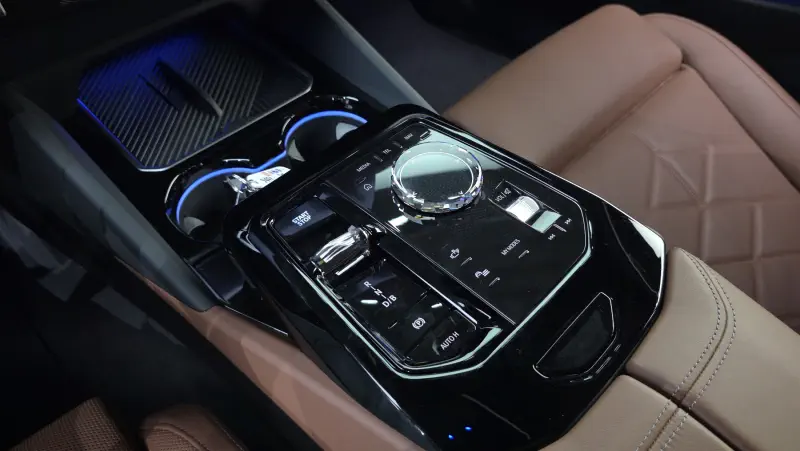 BMW i5