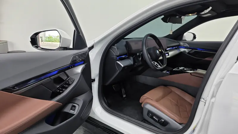 BMW i5