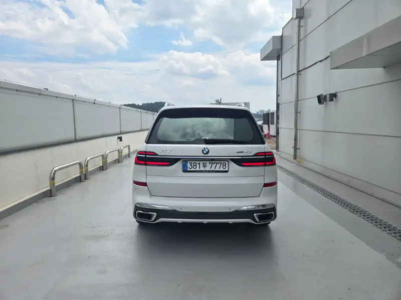 BMW X7