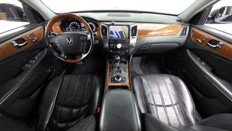 Hyundai Equus