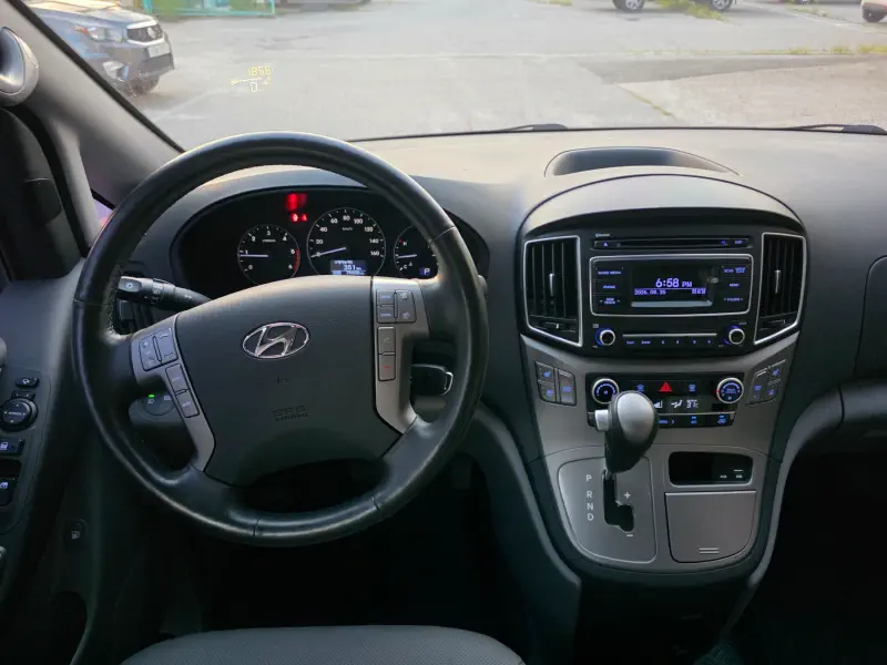 Hyundai Grand Starex