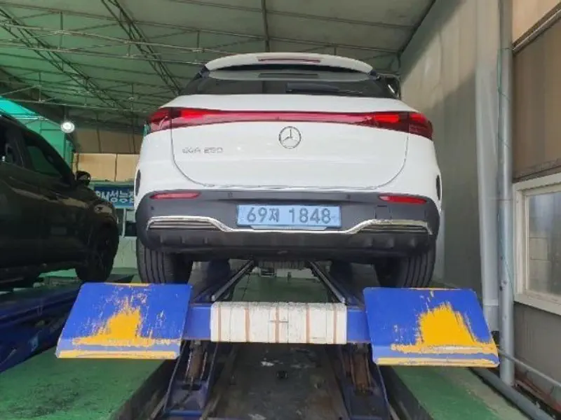 Mercedes-Benz EQA