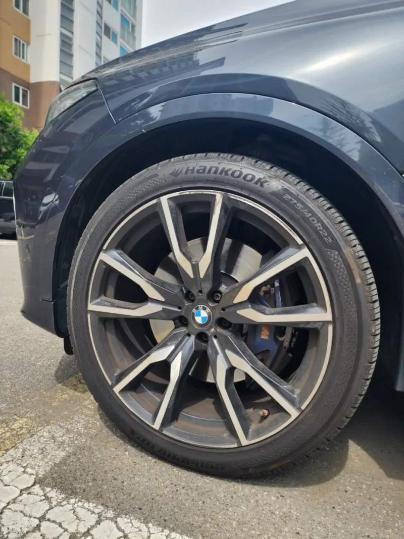 BMW X7