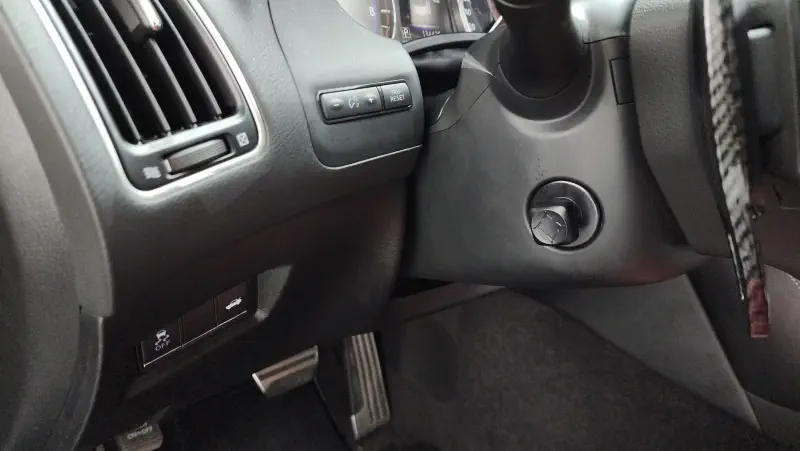 Infiniti Q60