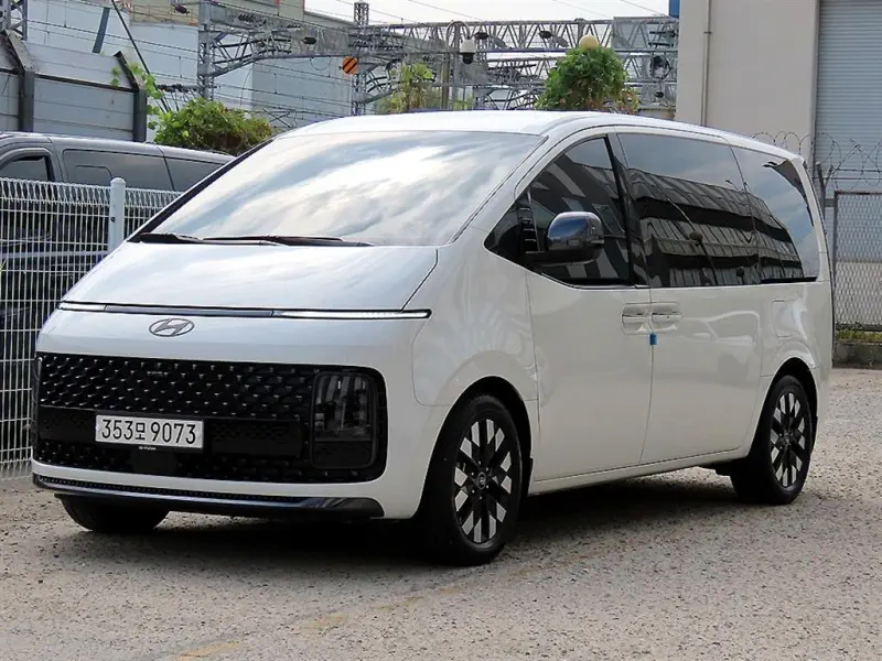 Hyundai Staria