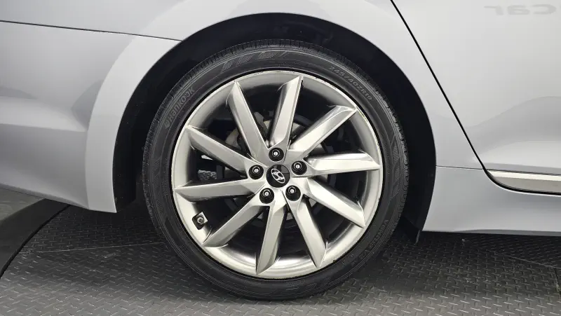 Hyundai Aslan