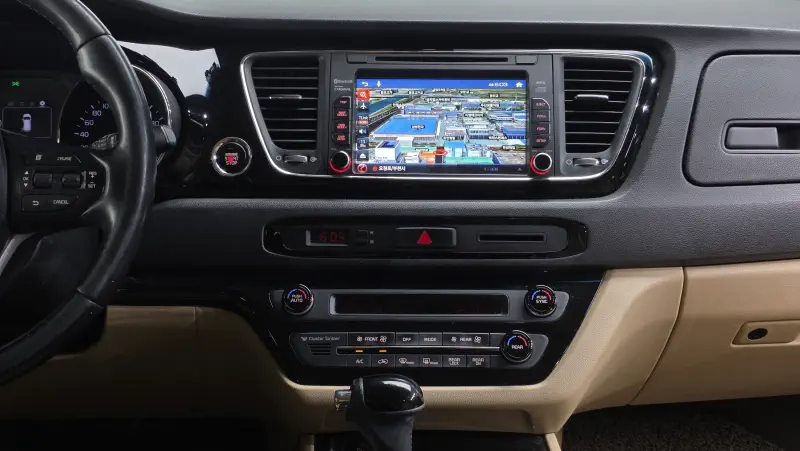 Kia Carnival