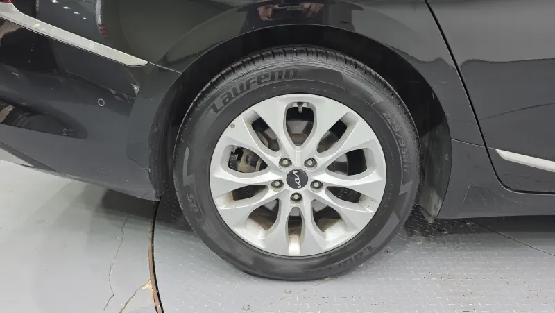 Kia K8