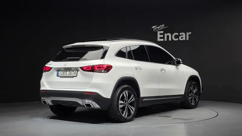 Mercedes-Benz GLA-Class