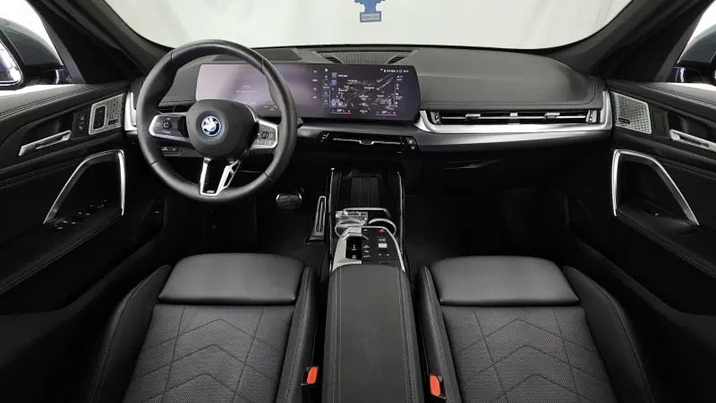 BMW iX1