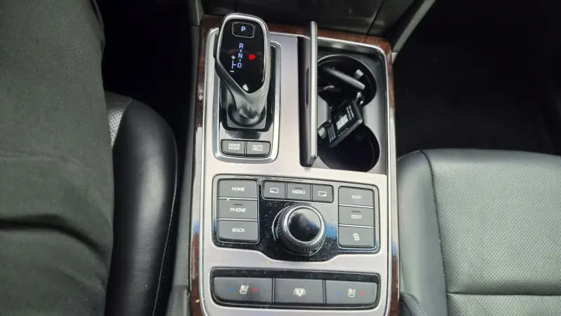 Hyundai Equus
