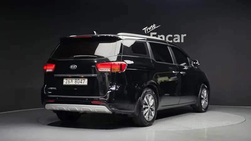 Купить Kia Carnival Incheon из Кореи