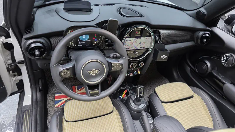 MINI Cabrio