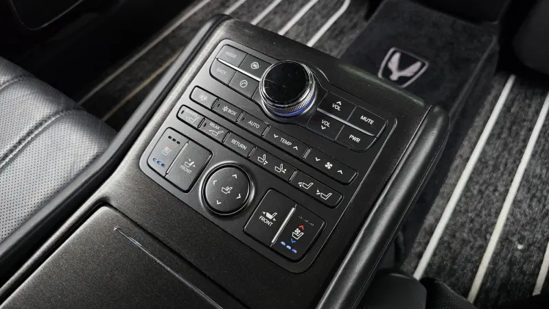 Hyundai Equus