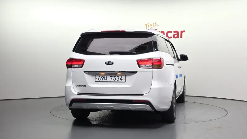 Kia Carnival
