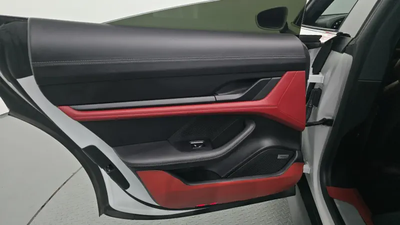 Купить Porsche Taycan Gyeonggi из Кореи